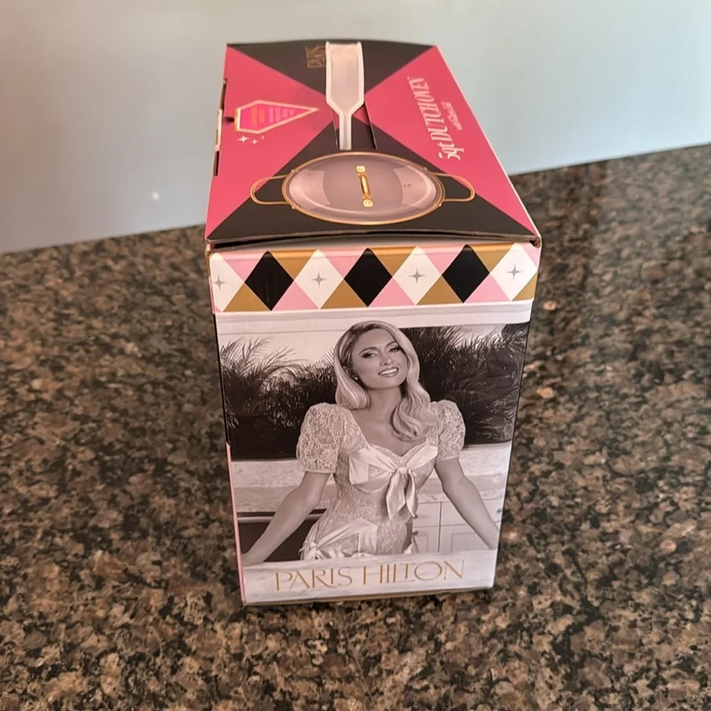 Paris Hilton White Dutch Oven with Glass Lid